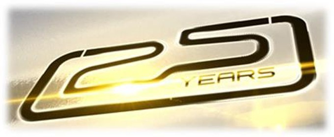 25° ANNIVERSARIO AKRAPOVIC