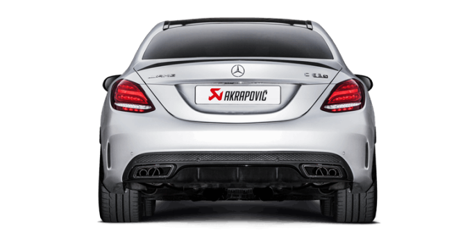 Akrapovič crea il nuovo impianto per Mercedes AMG C63