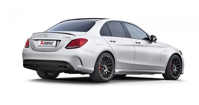 Akrapovič amplia la collezione per Mercedes-AMG!