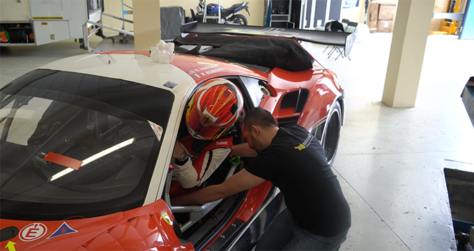 L’inserto in poliuretano di Totim Racing, installato da Pellin Racing per personalizzare la seduta del pilota.
